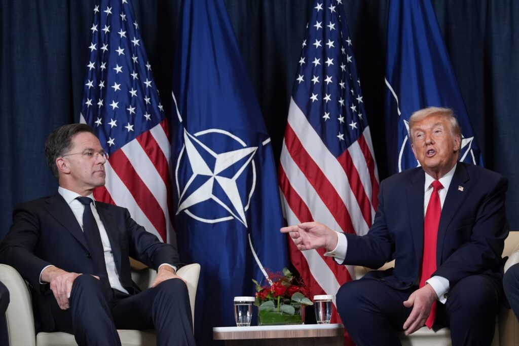 Trump e NATO: EUA Consideram Reforço Militar na Europa