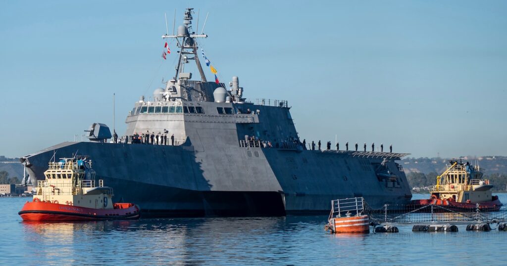 US Navy Lança Último Navio LCS Apos Anos de Desafios