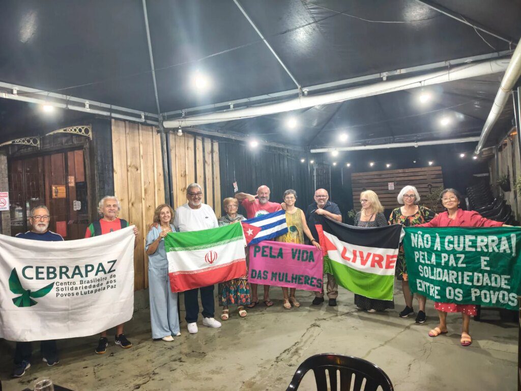 Vozes Progressistas no Litoral: Debates sobre Paz e Democracia em