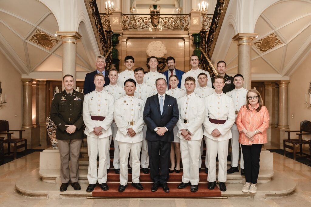 Cadetes de West Point recebidos pelo Grão-Duque