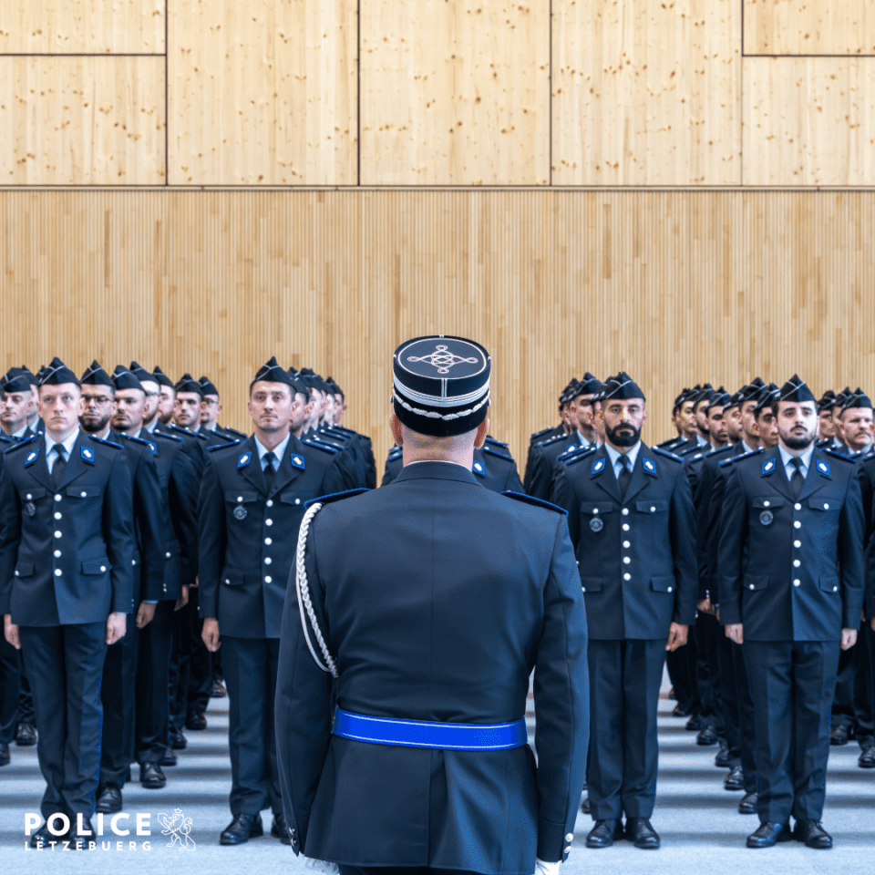 Novos agentes da Polícia Grã-Ducal prestam juramento especial em Findel