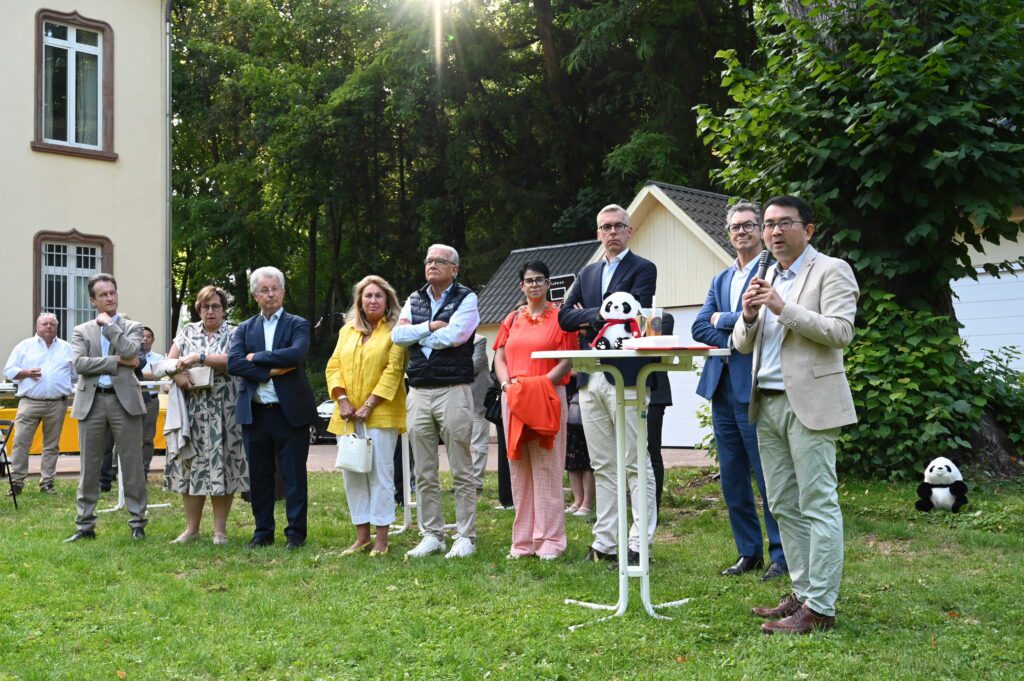 Recepção estival aproxima China e o Luxemburgo