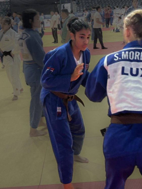 Estreia mundial de Soukayna termina cedo
