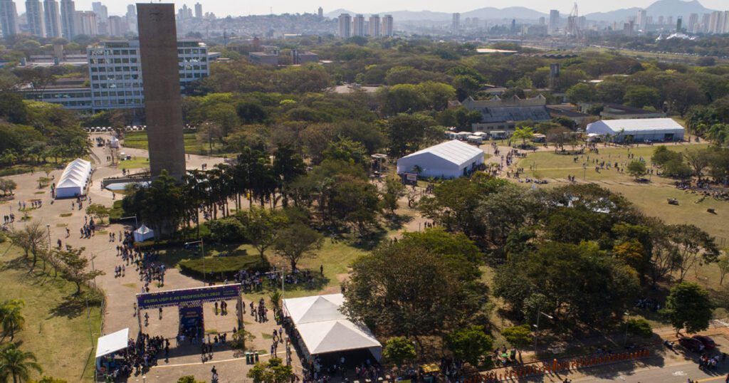 Feira de profissões mobiliza o Brasil