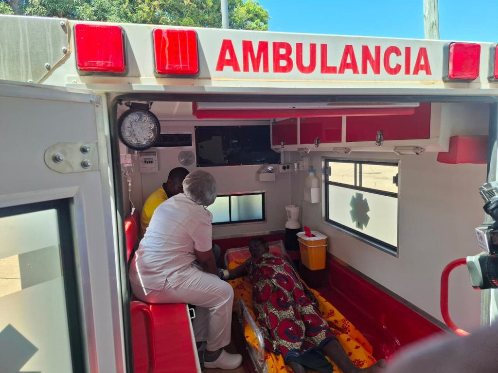 Ambulância salva parto em Moçambique