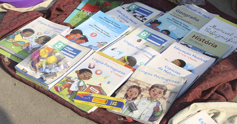 Reutilização de manuais falha em Angola