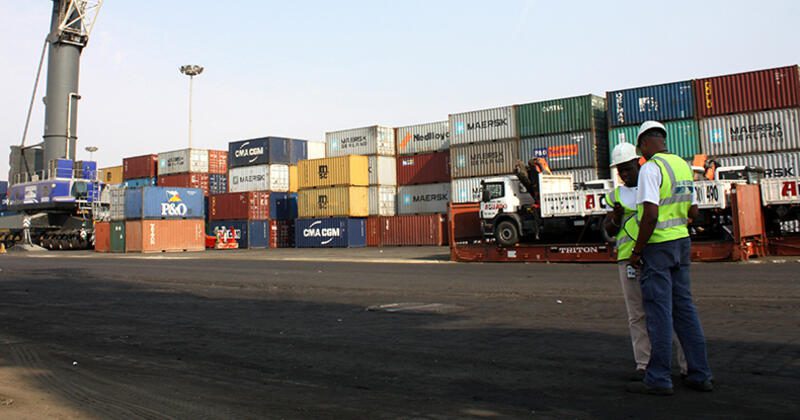 Taxa de 2% gera polémica em Angola