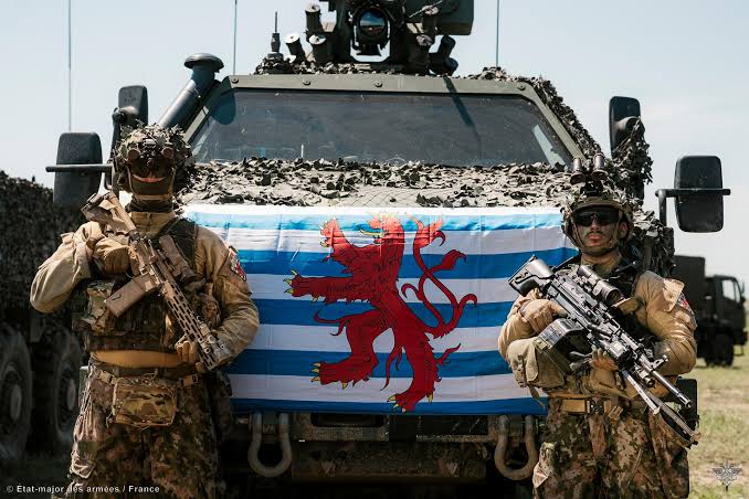 Tom Schons nomeado juiz militar